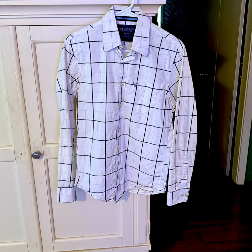 American Eagle extra small button up shirt.